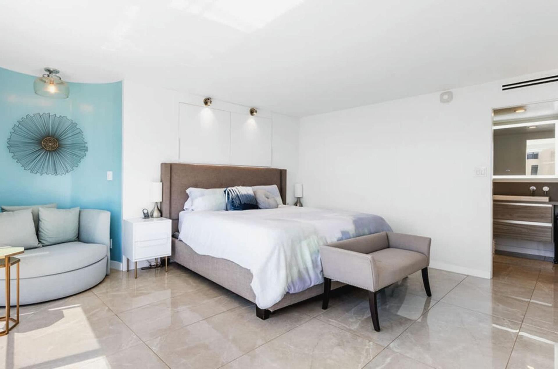Apartment Renovated 3-bedroom Marina Los Angeles