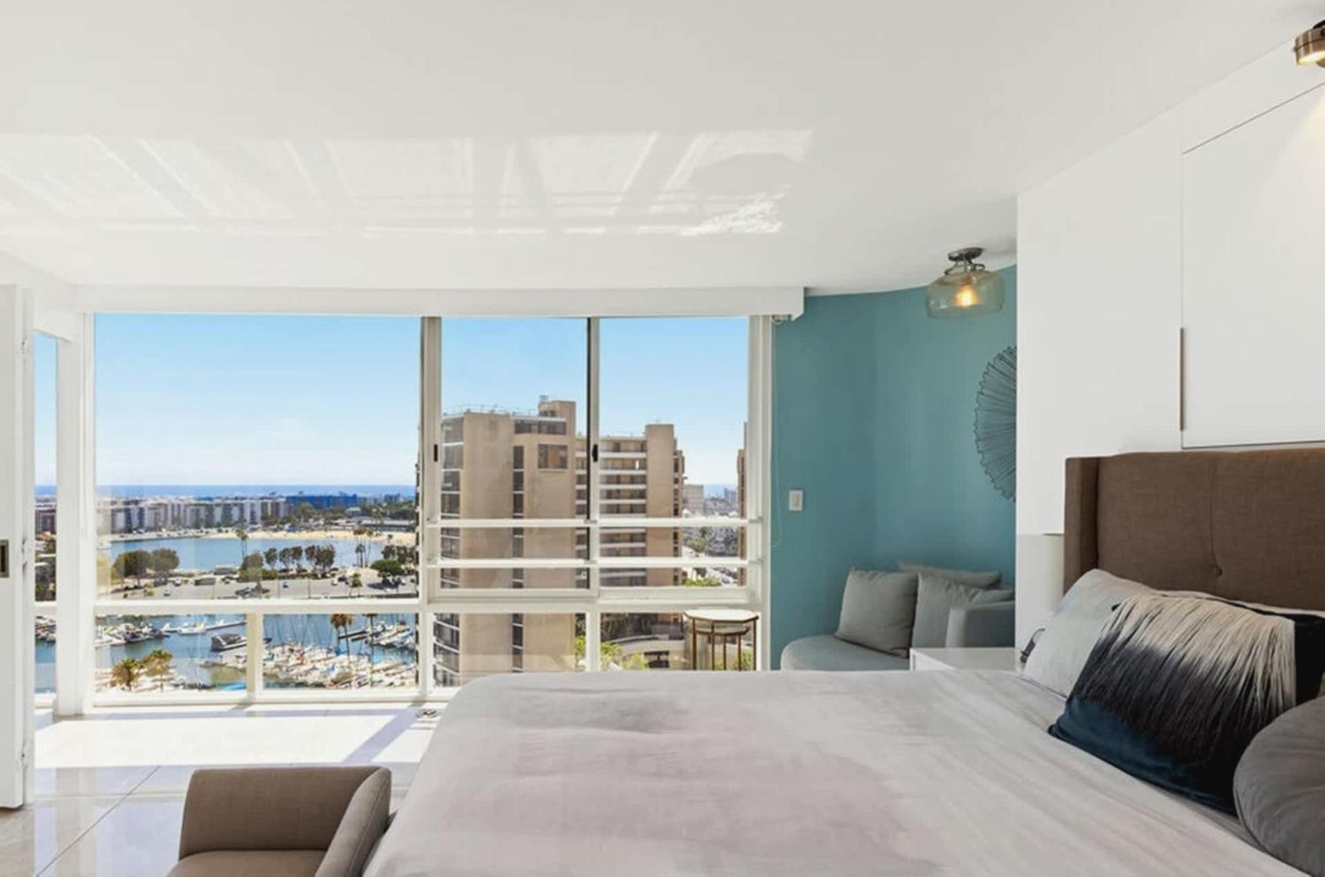 Renovated 3-bedroom Marina *