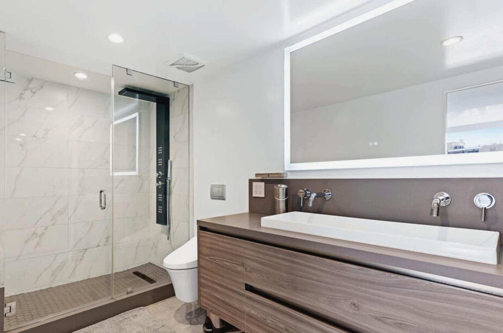 Renovated 3-bedroom Marina